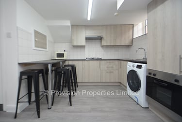 3 bed house, Harold Mount, Hyde Park, Leeds, LS61PW - Image 11