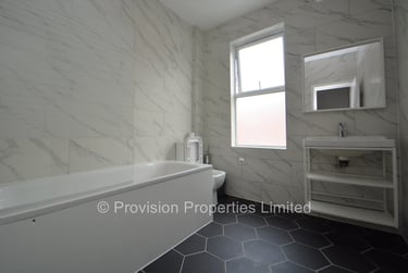 3 bed house, Harold Mount, Hyde Park, Leeds, LS61PW - Image 3