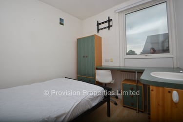 4 bed house, Harold Grove, Burley, Leeds, LS61LB - Image 11