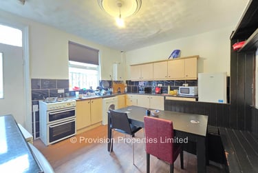 4 bed house, Ashville Terrace, Burley, Leeds, LS61LZ - Image 2