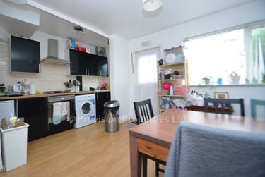2 bed house, Park View Avenue, Burley, Leeds, LS42LH - Image 3