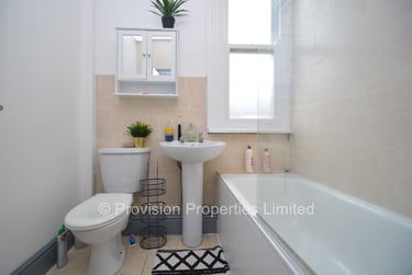 7 bed house, Mayville Street, Burley, Leeds, LS61ND - Image 2