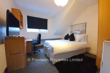 8 bed house, Brudenell Avenue, Hyde Park, Leeds, LS61HD - Image 2