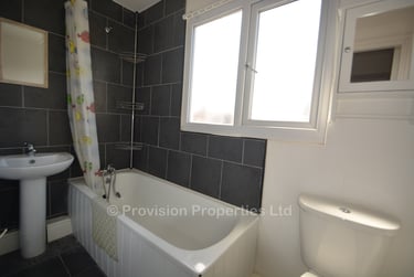 2 bed house, Kelsall Avenue, Hyde Park, Leeds, LS61RB - Image 2