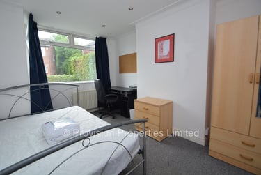 4 bed house, Kelso Gardens, Hyde Park, Leeds, LS29PS - Image 9
