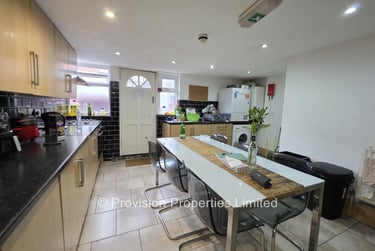 5 bed house, Cardigan Lane, Burley, Leeds, LS42LN - Image 3