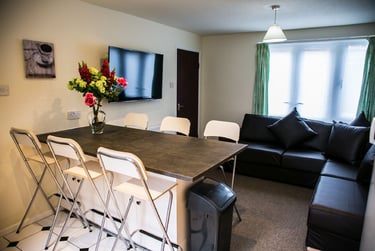 6 bed house, Leahurst Crescent, Harborne, Harborne, Birmingham, B170LD - Image 1