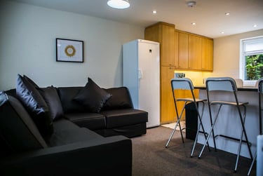 6 bed house, Leahurst Crescent, Harborne, Harborne, Birmingham, B170LD - Image 4