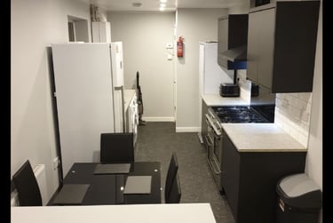 7 bed house, Hubert Road, Selly Oak, Selly Park, Birmingham, B296EP - Image 12