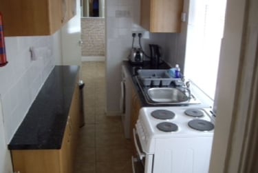 4 bed house, Dawlish Road, Selly Oak, Selly Park, Birmingham, B297AF - Image 2