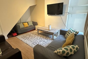 4 bed house, Heeley Road, Selly Oak, Selly Park, Birmingham, B296EL - Image 1