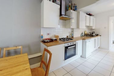 6 bed house, Beeston Road, Dunkirk, Dunkirk, Nottingham, NG72JR - Image 2