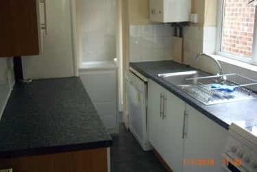 4 bed flat, Harrow Road, Selly Oak, Selly Park, Birmingham, B297DN - Image 1