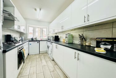 6 bed house, Arnesby Road, Lenton, Lenton, Nottingham, NG72EA - Image 2