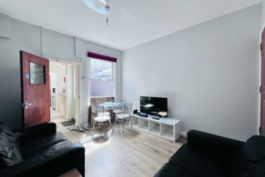 4 bed house, Cycle Road, Lenton, Lenton, Nottingham, NG72DT - Image 1