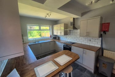 4 bed house, Peveril Road, Beeston, Lenton Abbey, Nottingham, NG92HU - Image 1