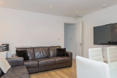 6 bed house, Warwards Lane (D), Selly Oak, Selly Park, Birmingham, B297QX - Image 1