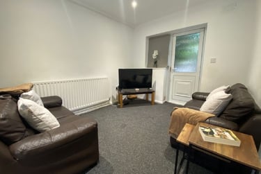 5 bed house, Fladbury Crescent (D), Selly Oak, Selly Oak, Birmingham, B296PH - Image 2