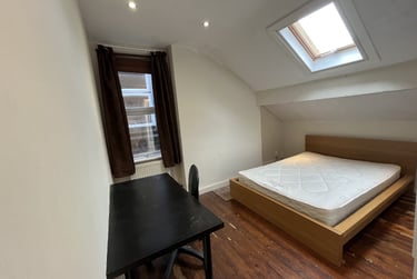 1 bed house, Derby Grove (S), Lenton, Radford, Nottingham, NG71PE - Image 5