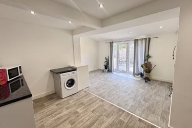 4 bed house, Peacock Crescent, Clifton, Clifton, Nottingham, NG118EP - Image 2