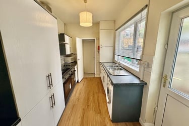 6 bed house, Watkin Street,, Hockley, Nottingham, NG31DL - Image 3