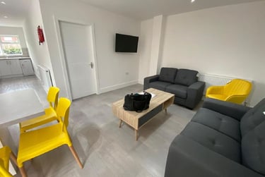 7 bed house, Queens Road (D), Beeston, Beeston, Nottingham, NG92FF - Image 1