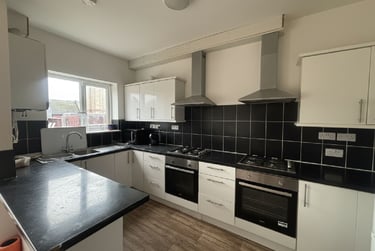 6 bed house, Clifford Street,, Radford, Nottingham, NG73NW - Image 2