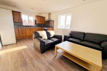 3 bed flat, F7 Bwas 205 Alfreton Rd,, Radford, Nottingham, NG73NW - Image 3