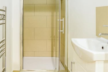 7 bed house, Queens Road (S), Beeston, Beeston, Nottingham, NG92GS - Image 13