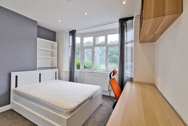 6 bed house, Lower Road - Room 4, Beeston, Lenton Abbey, Nottingham, NG92GL - Image 10