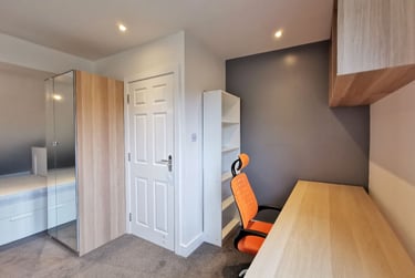 6 bed house, Lower Road - Room 4, Beeston, Lenton Abbey, Nottingham, NG92GL - Image 6