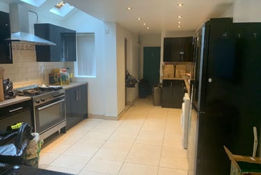 5 bed house, Warwards Lane (E), Selly Oak, Stirchley, Birmingham, B297RA - Image 1