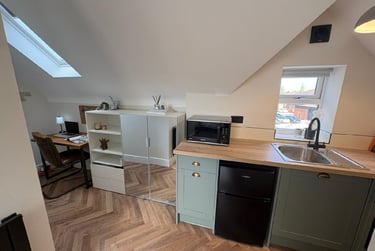 1 bed studio, U 71 Raddlebarn Road, Selly Oak, Selly Park, Birmingham, B297DA - Image 1