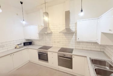 8 bed house, Alfreton Road,, Radford, Nottingham, NG73NS - Image 1