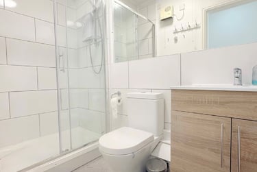 8 bed house, Alfreton Road,, Radford, Nottingham, NG73NS - Image 7