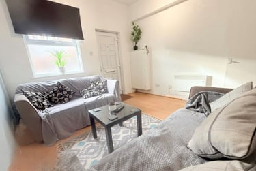 4 bed house, Alfreton Road,, Radford, Nottingham, NG73NS - Image 2