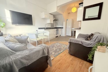 4 bed house, Alfreton Road,, Radford, Nottingham, NG73NS - Image 1