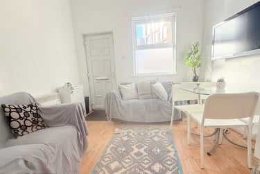 4 bed house, Alfreton Road,, Radford, Nottingham, NG73NS - Image 2