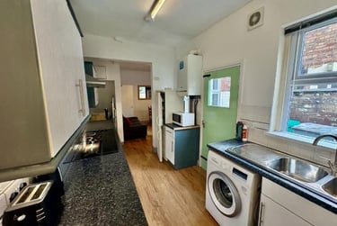 5 bed house, Watkin Street (D),, Hockley, Nottingham, NG31DL - Image 4