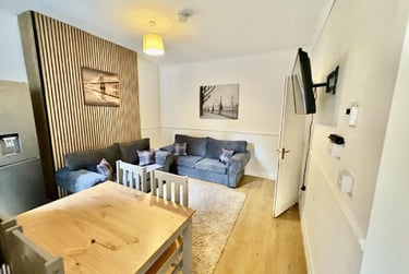 5 bed house, Watkin Street (D),, Hockley, Nottingham, NG31DL - Image 2