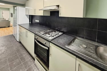 5 bed house, Frederick Grove, Lenton, Lenton, Nottingham, NG71SG - Image 4