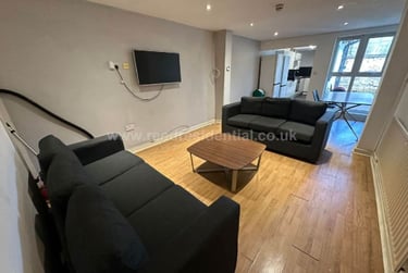 6 bed house, Frederick Grove, Lenton, Lenton, Nottingham, NG71SG - Image 1