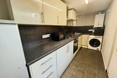 6 bed house, Frederick Grove, Lenton, Lenton, Nottingham, NG71SG - Image 1