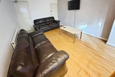 6 bed house, Frederick Grove, Lenton, Lenton, Nottingham, NG71SG - Image 2