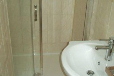 6 bed house, Teignmouth Road, Selly Oak, Selly Park, Birmingham, B297AZ - Image 10