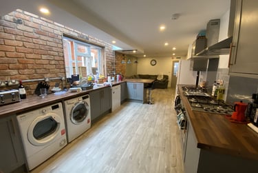 8 bed house, Hubert Road, Selly Oak, Selly Park, Birmingham, B296EP - Image 1