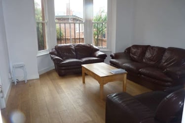 10 bed house, Derby Road, Lenton, Lenton, Nottingham, NG71QN - Image 2