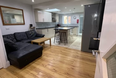 7 bed house, Teignmouth Road, Selly Oak, Selly Park, Birmingham, B297AY - Image 1