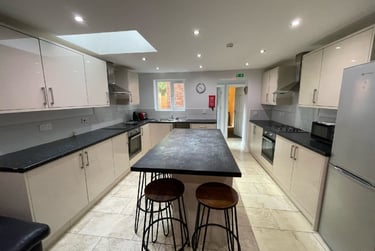 7 bed house, Teignmouth Road, Selly Oak, Selly Park, Birmingham, B297AY - Image 2