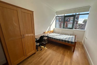 4 bed flat, B Arthur Avenue, Lenton, Lenton, Nottingham, NG72HE - Image 4